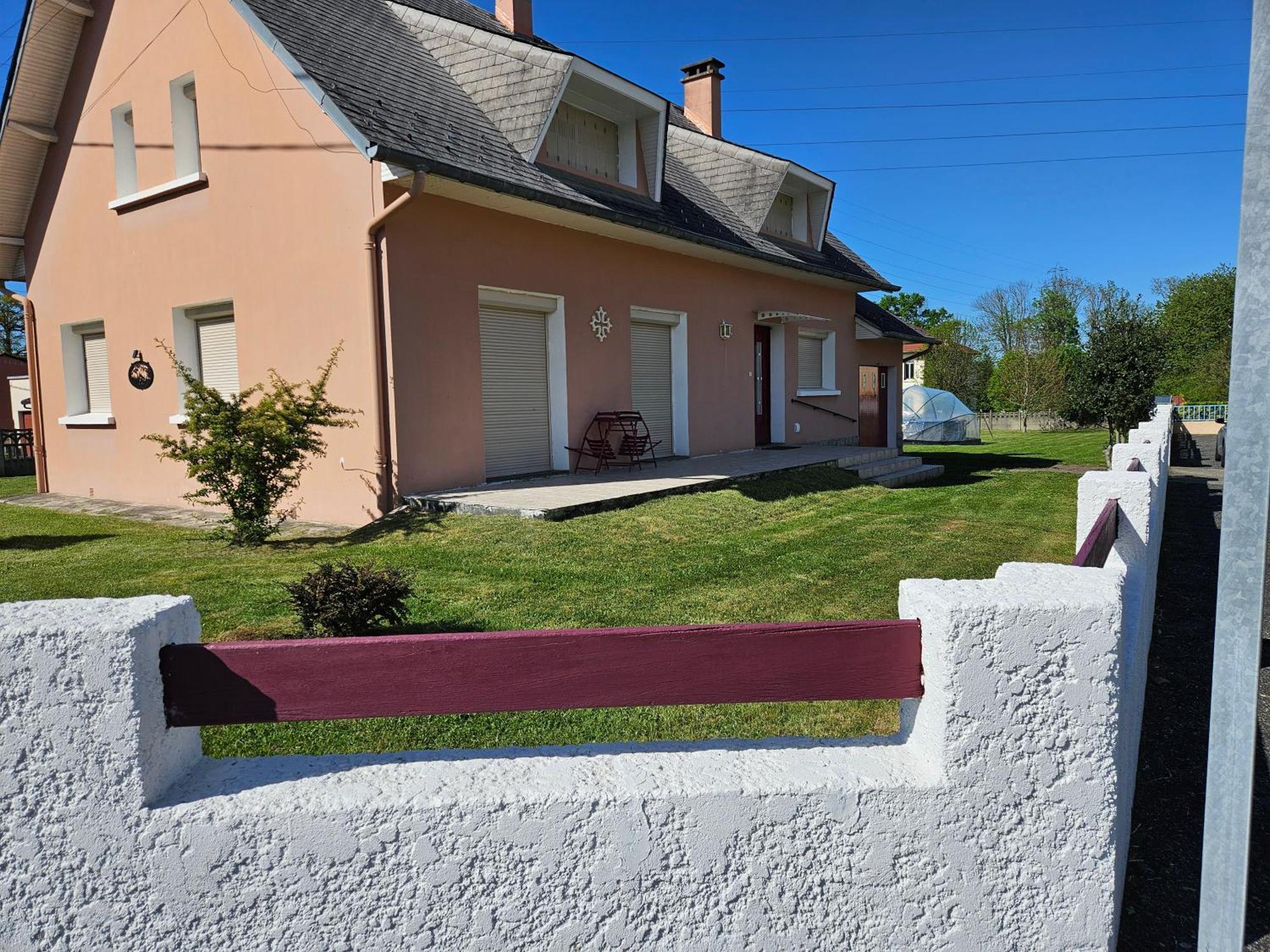 Gite La Maison Rose Lannemezan Exterior photo
